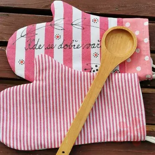 Kuchyňské chňapky BABIČKA JE ANDĚL