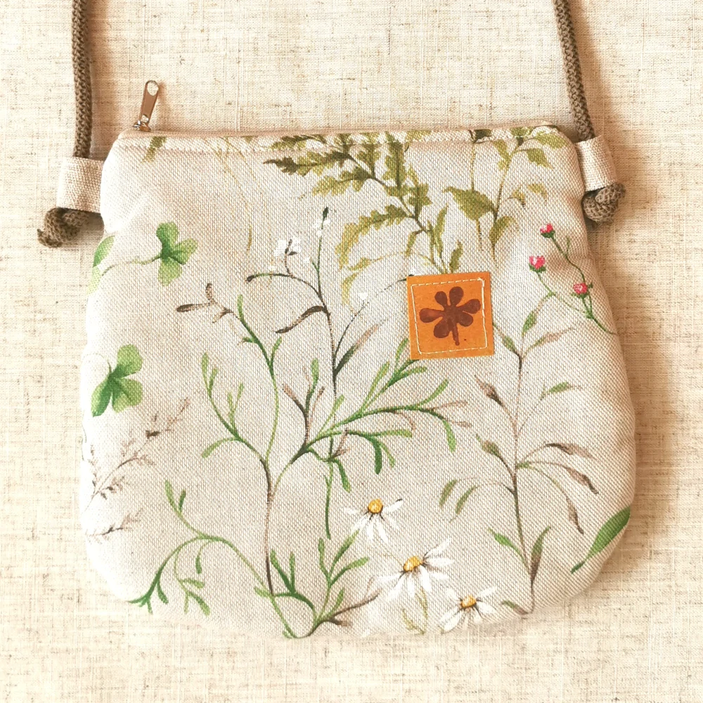 Crossbody taštička KYTIČKY