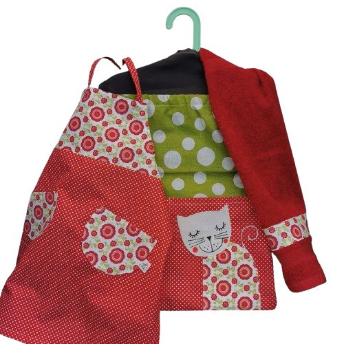 zástěrka s kapsářem a ručníčkem pro holčičku