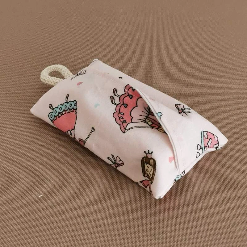 Pouzdro na kapesníky RŮŽOVÉ S PRINCEZNAMI