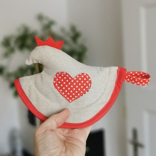 chňapka slepička béžová se srdíčkem