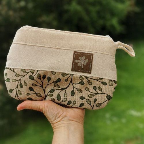 Taštička větší LÍSTEČKY SEŠÍVANÁ