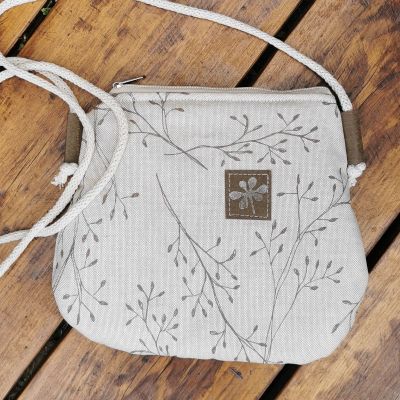  Crossbody taštička VĚTVIČKY