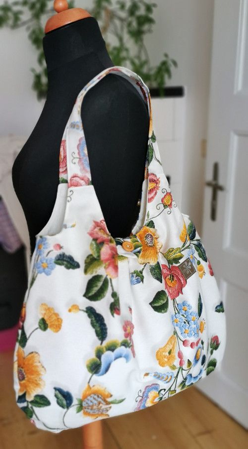 Velká taška KVĚTY JAKO VYŠÍVANÉ