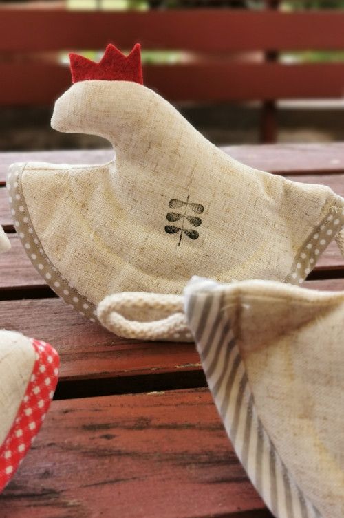 Chňapka SLEPIČKA/ tisk lístek béžová