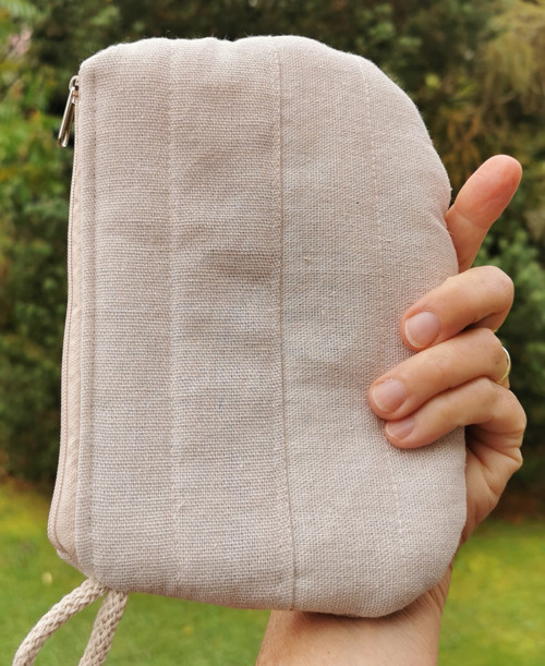 Taštička větší kytičky hnědé