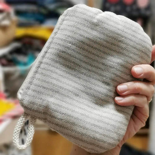 Taštička HNĚDÉ KYTIČKY