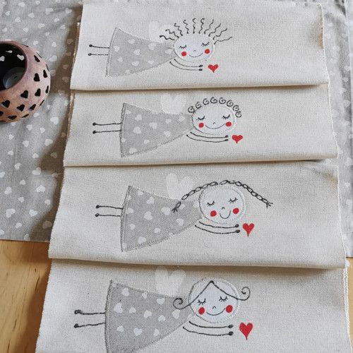 Běhoun a prostírání ANDĚLÍČCI č.4