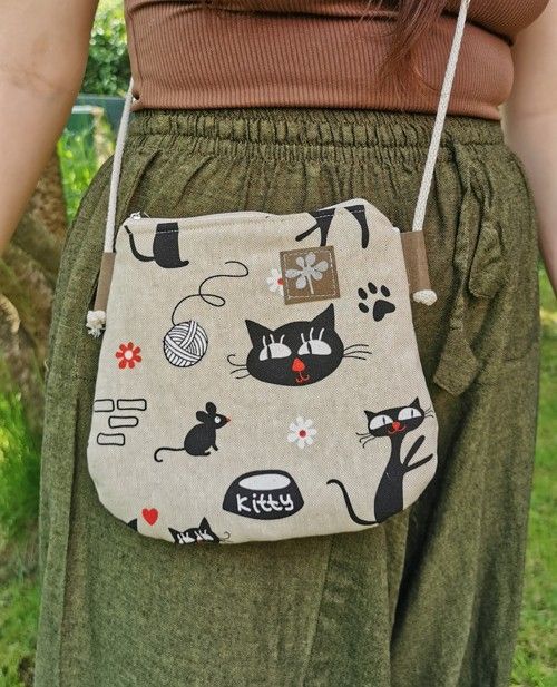  Crossbody taštička KOČIČKY