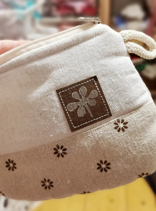 Taštička HNĚDÉ KYTIČKY