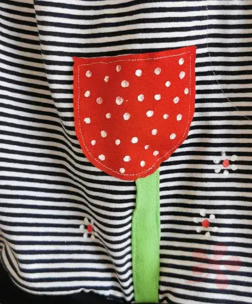 Dámská sukně proužkovaná PUNTÍKATÁ KYTKA