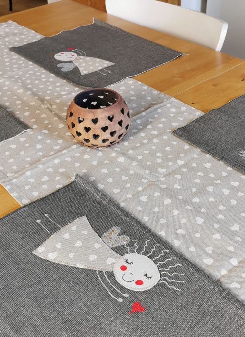 Běhoun a prostírání ANDĚLÍČCI se srdíčky