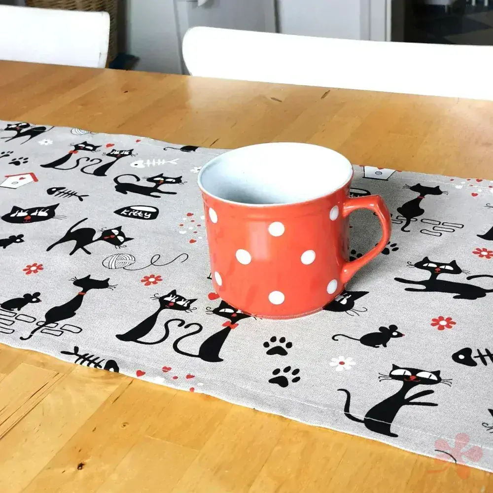 Ubrus, běhoun na stůl KOČIČKY