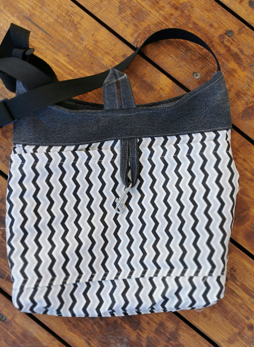 Kabelka crossbody recy černá