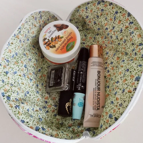 Taštička na kosmetiku KVĚTY