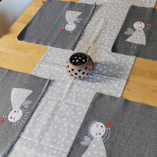 Běhoun a prostírání ANDĚLÍČCI se srdíčky