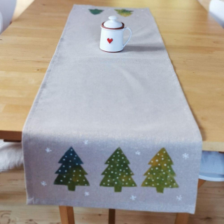 Vánoční běhoun stromečky