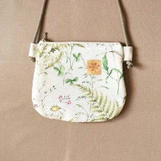 Crossbody taštička KYTIČKY