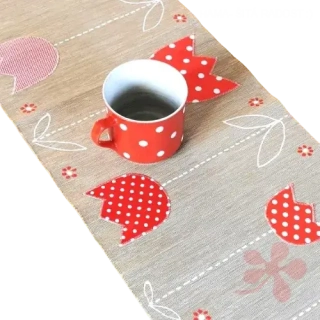 Béžový běhoun na stůl
